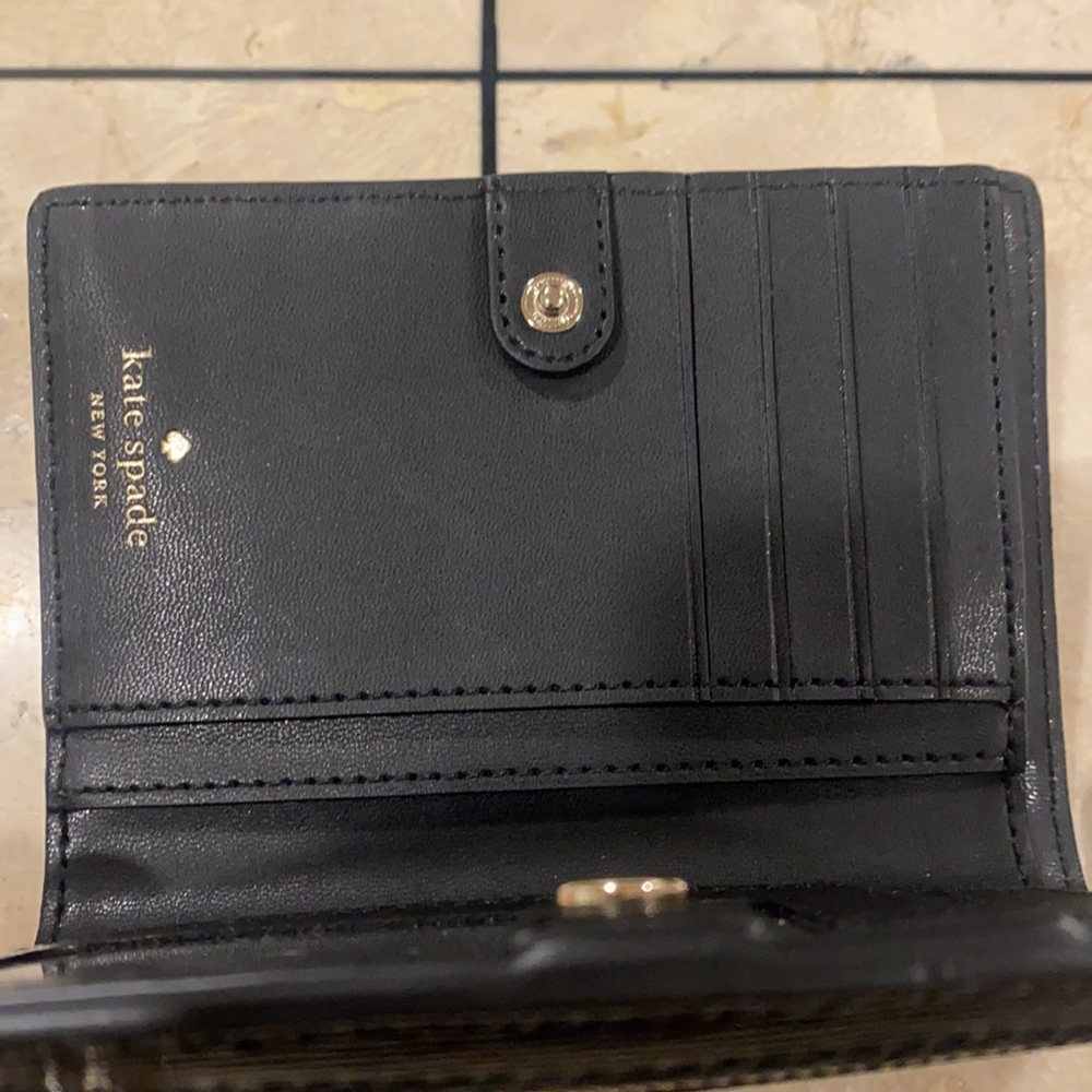 Kate Spade ♠️ Wallet - Picture 9 of 10